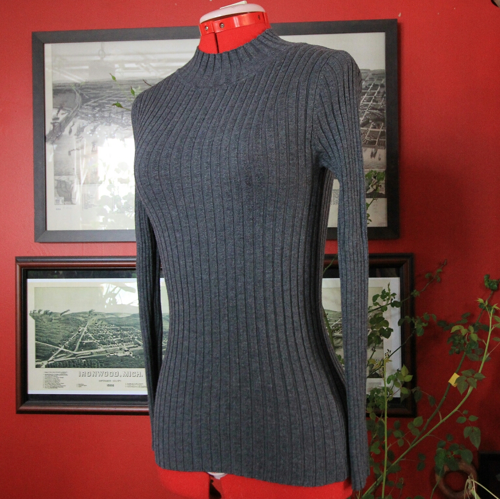 Gray Basic Ribbed Sweater Top
